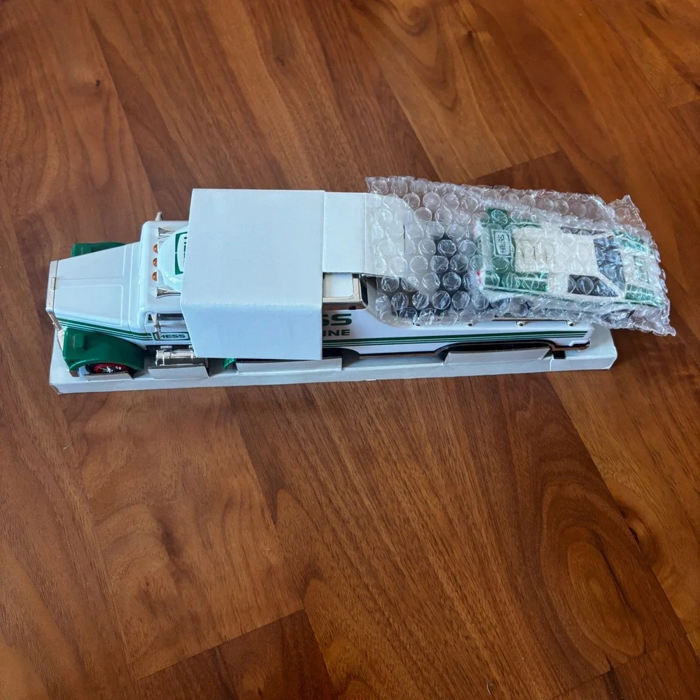 1991 Hess Toy Truck‎ and Racer Vintage Collectible with Box Tested Works White